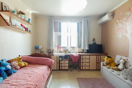 Casa à venda com 300m², 3 quartos e 4 vagasSuíte 2