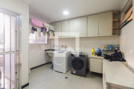 Casa à venda com 300m², 3 quartos e 4 vagasÁrea de Serviço 