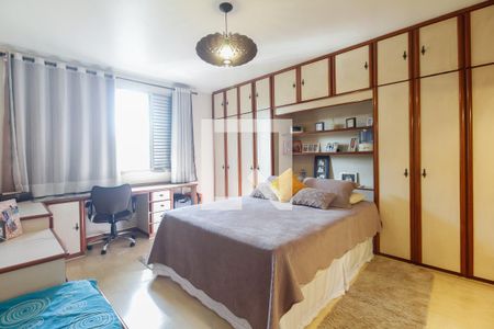 Casa à venda com 300m², 3 quartos e 4 vagasSuíte 1