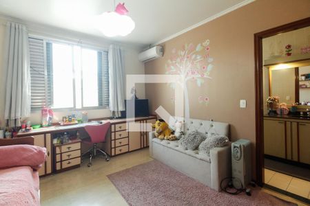 Casa à venda com 300m², 3 quartos e 4 vagasSuíte 2