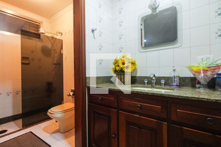 Casa à venda com 300m², 3 quartos e 4 vagasBanheiro - Garagem 