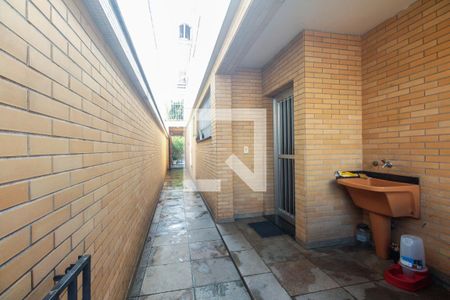 Casa à venda com 300m², 3 quartos e 4 vagasCorredor Lateral 