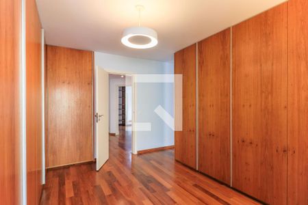 Casa de condomínio para alugar com 227m², 4 quartos e 4 vagasCloset da Suíte 1