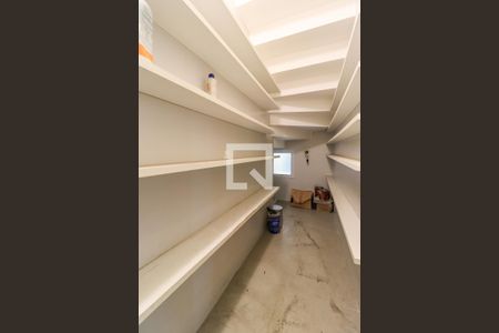 Casa de condomínio para alugar com 227m², 4 quartos e 4 vagasDespensa