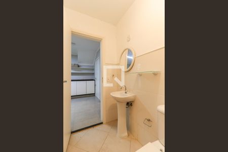 Casa de condomínio para alugar com 227m², 4 quartos e 4 vagasBanheiro de Serviço