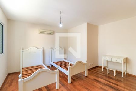 Casa de condomínio para alugar com 227m², 4 quartos e 4 vagasSuíte 2