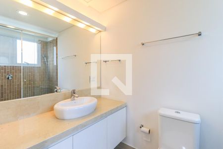 Casa de condomínio para alugar com 227m², 4 quartos e 4 vagasBanheiro da Suíte 2