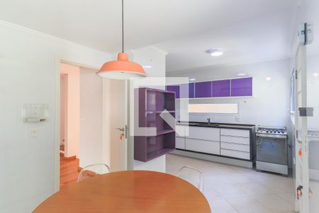 Casa de condomínio para alugar com 227m², 4 quartos e 4 vagasCopa