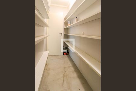 Casa de condomínio para alugar com 227m², 4 quartos e 4 vagasDespensa