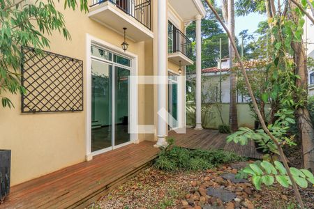 Casa de condomínio para alugar com 227m², 4 quartos e 4 vagasJardim