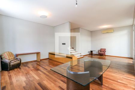 Casa de condomínio para alugar com 227m², 4 quartos e 4 vagasSala 2