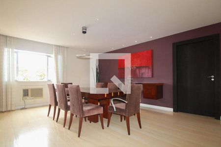 Apartamento à venda com 235m², 4 quartos e 1 vagaSala de jantar