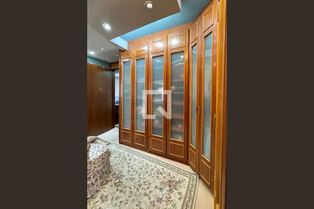 Casa de condomínio à venda com 600m², 5 quartos e 7 vagasCloset da suíte 4