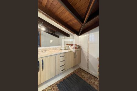 Casa de condomínio à venda com 600m², 5 quartos e 7 vagasBanheiro da Suíte 5