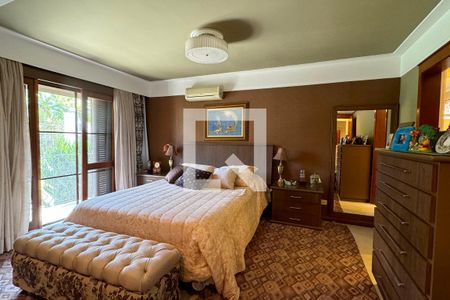 Casa de condomínio à venda com 600m², 5 quartos e 7 vagasSuíte 1