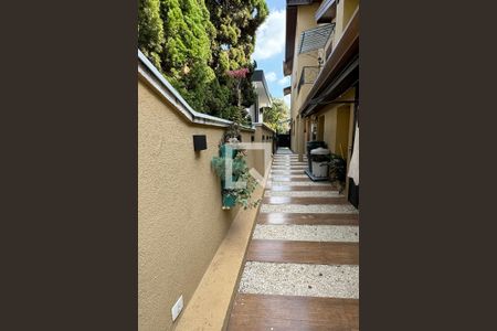 Casa de condomínio à venda com 600m², 5 quartos e 7 vagasCorredor