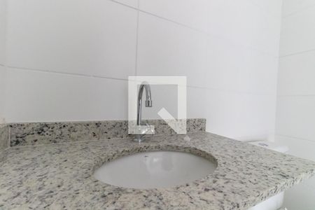 Banheiro de kitnet/studio para alugar com 1 quarto, 24m² em Vila Olímpia, São Paulo