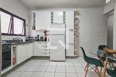 Apartamento para alugar com 100m², 3 quartos e 2 vagas Apartamento para alugar com 100m², 3 quartos e 2 vagasCozinha