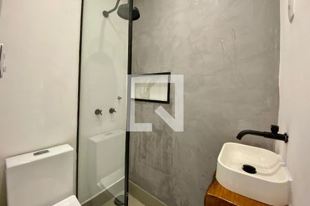 Studio para alugar com 25m², 1 quarto e sem vaga Studio para alugar com 25m², 1 quarto e sem vagaBanheiro