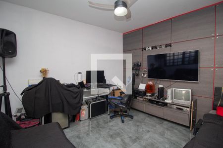 Sala de casa para alugar com 3 quartos, 205m² em Vila Carbone, São Paulo