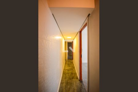 Corredor - Casa 1 de casa à venda com 3 quartos, 210m² em Vila Carbone, São Paulo