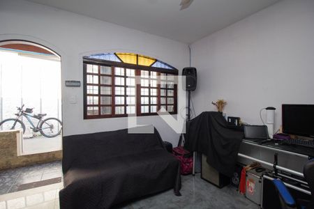 Sala de casa para alugar com 3 quartos, 205m² em Vila Carbone, São Paulo