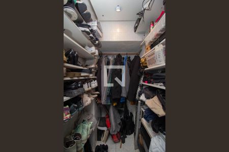 Closet do Quarto de casa para alugar com 3 quartos, 205m² em Vila Carbone, São Paulo