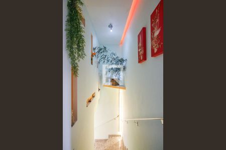 Casa à venda com 93m², 2 quartos e 1 vaga Casa à venda com 93m², 2 quartos e 1 vagaEscada de Acesso