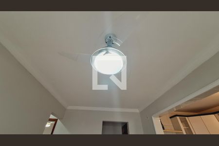 Detalhe da sala  de apartamento para alugar com 2 quartos, 68m² em Vila Caiçara, Praia Grande