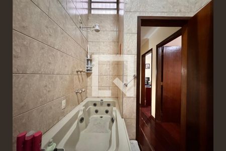 Casa à venda com 150m², 3 quartos e 2 vagasBanheiro