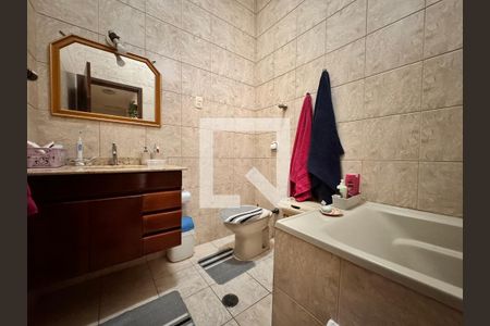 Casa à venda com 150m², 3 quartos e 2 vagasBanheiro