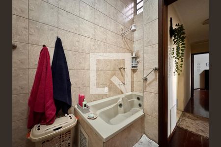 Casa à venda com 150m², 3 quartos e 2 vagasBanheiro