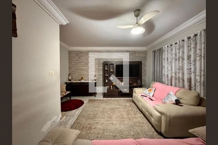 Casa à venda com 150m², 3 quartos e 2 vagasSala