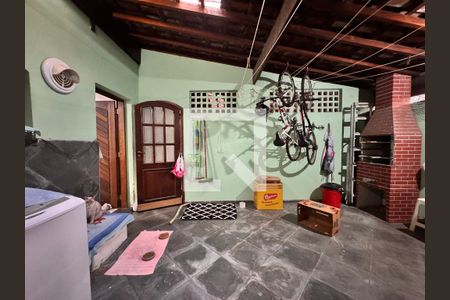 Casa à venda com 150m², 3 quartos e 2 vagasLavanderia