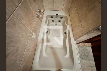 Casa à venda com 150m², 3 quartos e 2 vagasBanheiro