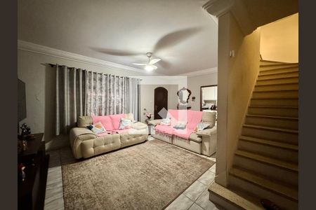 Casa à venda com 150m², 3 quartos e 2 vagasSala