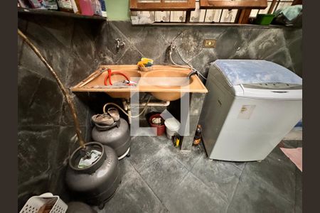 Casa à venda com 150m², 3 quartos e 2 vagasLavanderia