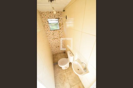 Casa de condomínio à venda com 130m², 2 quartos e sem vagaBanheiro de Serviço