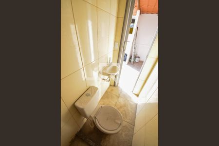 Casa de condomínio à venda com 130m², 2 quartos e sem vagaBanheiro de Serviço