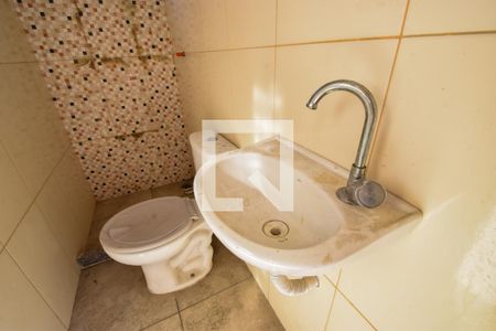 Casa de condomínio à venda com 130m², 2 quartos e sem vagaBanheiro de Serviço