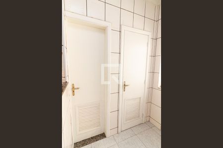 Apartamento à venda com 93m², 2 quartos e 1 vagaQuarto e banheiro de serviço