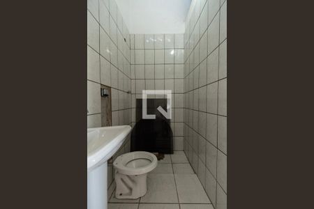 Casa para alugar com 250m², 5 quartos e 2 vagas Casa para alugar com 250m², 5 quartos e 2 vagasBanheiro Quarto 2 Edícula