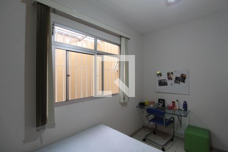Casa à venda com 240m², 3 quartos e 2 vagasQuarto 2