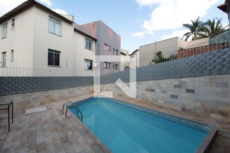 Casa à venda com 240m², 3 quartos e 2 vagasPiscina