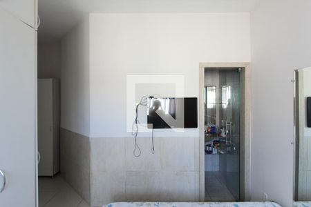 Casa à venda com 240m², 3 quartos e 2 vagasSuíte