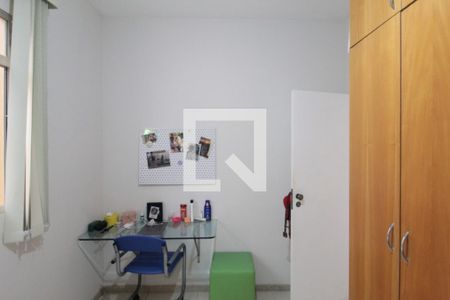 Casa à venda com 240m², 3 quartos e 2 vagasQuarto 2