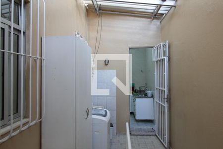 Casa à venda com 240m², 3 quartos e 2 vagasÁrea de Serviço