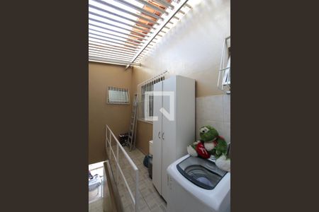 Casa à venda com 240m², 3 quartos e 2 vagasÁrea de Serviço