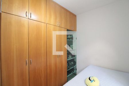 Casa à venda com 240m², 3 quartos e 2 vagasQuarto 2