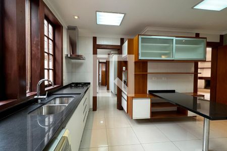 Casa de condomínio para alugar com 450m², 4 quartos e 6 vagasCozinha